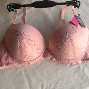 Vince Camuto bra.